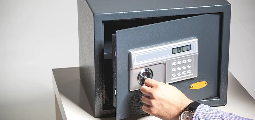 Jewelry Safe Unlocking Service in North Miami Beach