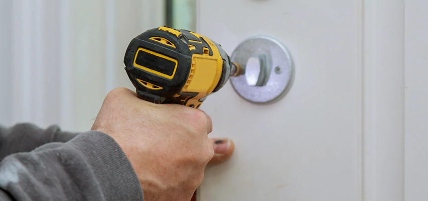 Street Locksmith For Smart Lock Repair in North Miami Beach