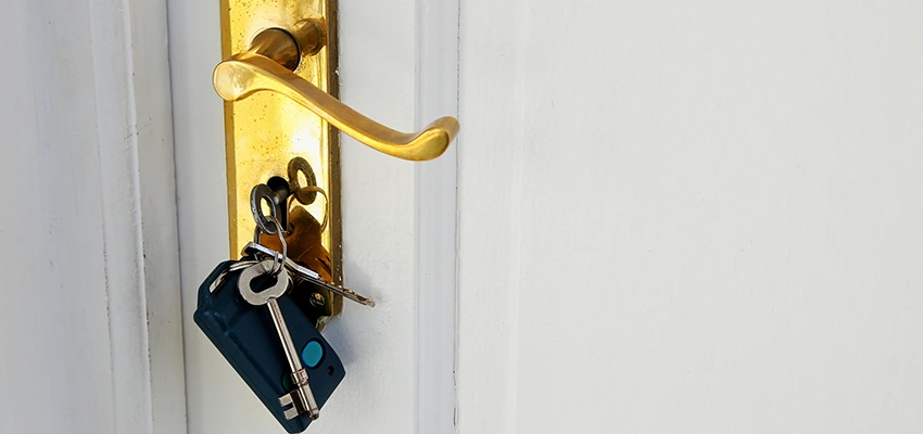 Broken Door Key Extraction in North Miami Beach